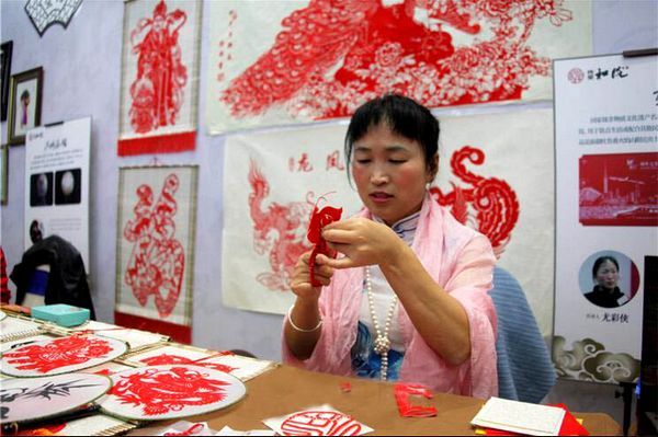 [安徽]芜湖举办非物质文化巡展 传承人现场展示