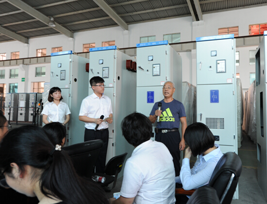 [浙江]义乌道德讲堂书写三行家书 感受家风与