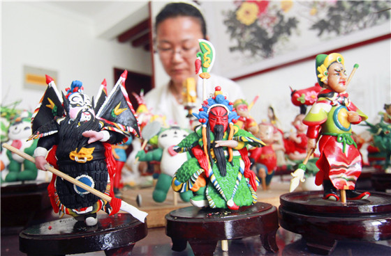 [山东]临沂民间艺人巧手面塑 收徒弟创精品传承