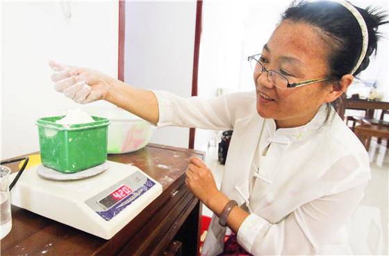 [山东]临沂民间艺人巧手面塑 收徒弟创精品传承