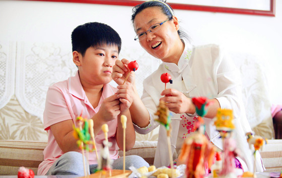 [山东]临沂民间艺人巧手面塑 收徒弟创精品传承