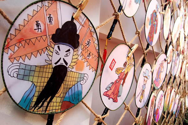 [湖南]长沙校园唱响戏曲文化 传承国粹经典