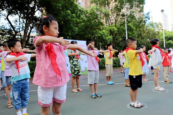 [湖南]长沙:亲子课堂开课学文明 趣味互动共倡安
