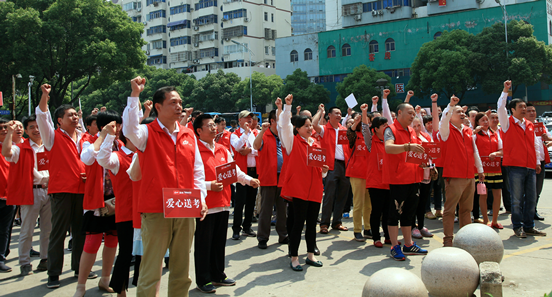 [江苏]无锡:2017年志愿者爱心送考活动启动