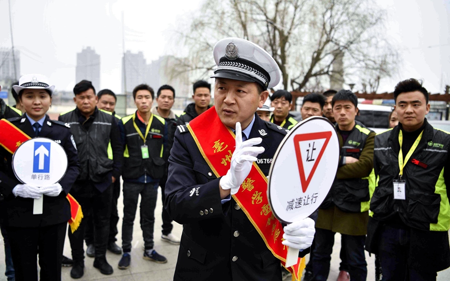 [安徽]开展礼让斑马线 守法文明行专项行动