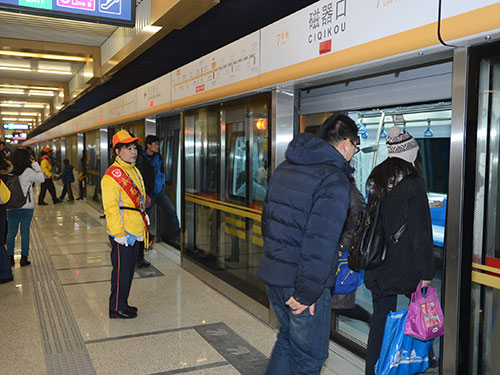 文明引导 服务乘客 为轨道新线开通和票制票价