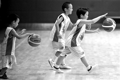 圆桌体验营快乐篮球课开营