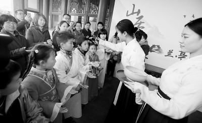 角楼图书馆重现古都悠悠岁月