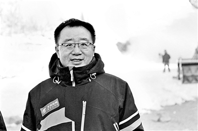 北京青年报:罗进 克服工程难点 守护海坨生态