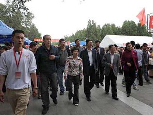 2009年北京春季书市举行发放购书劵公益活动(图)